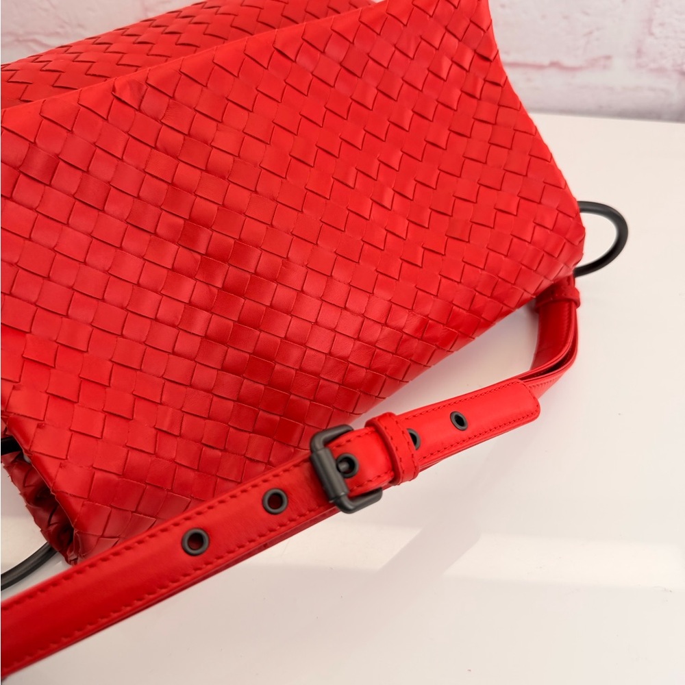 Bottega Veneta Intrecciato Leather Red Flap Shoulder Bag - Picture 10 of 16